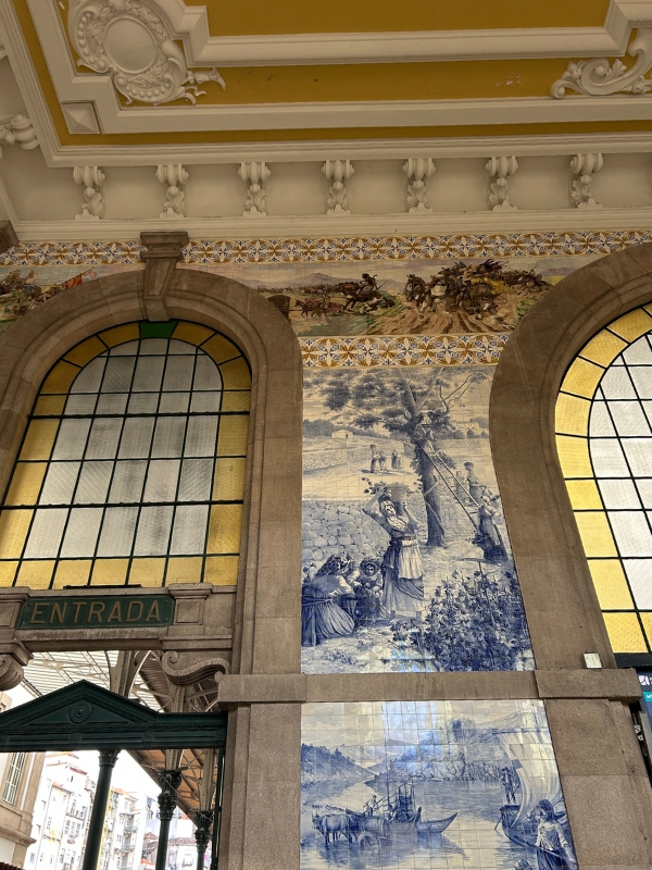 De iconische blauwe tegels kom je overal in Porto tegen tijdens je stedentrip